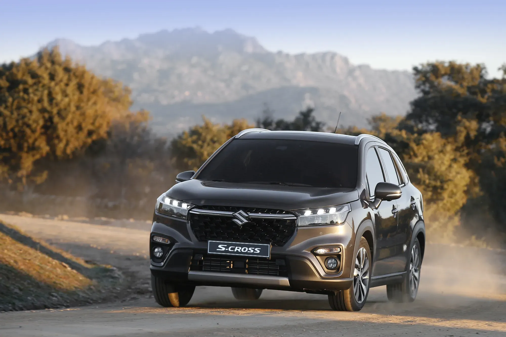S-Cross_picture_Exterior_055